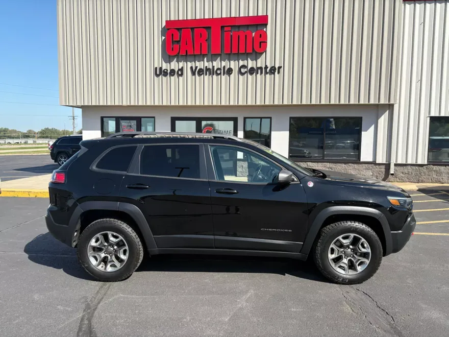 2019 Jeep Cherokee Trailhawk photo 1