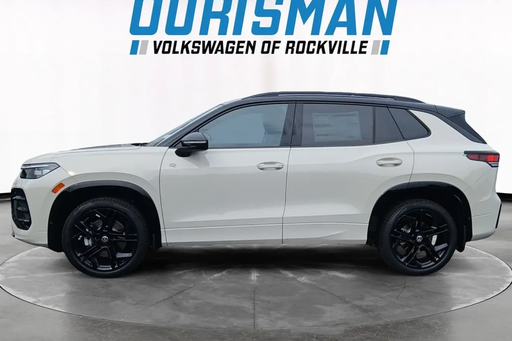 2025 Volkswagen Tiguan SE R-Line Black photo 1