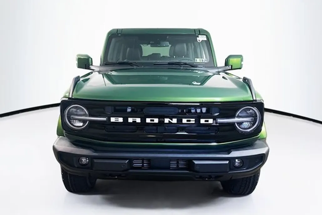2025 Ford Bronco Outer Banks photo 1