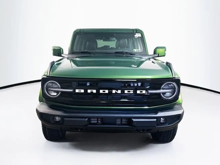 2025 Ford Bronco Outer Banks photo 1