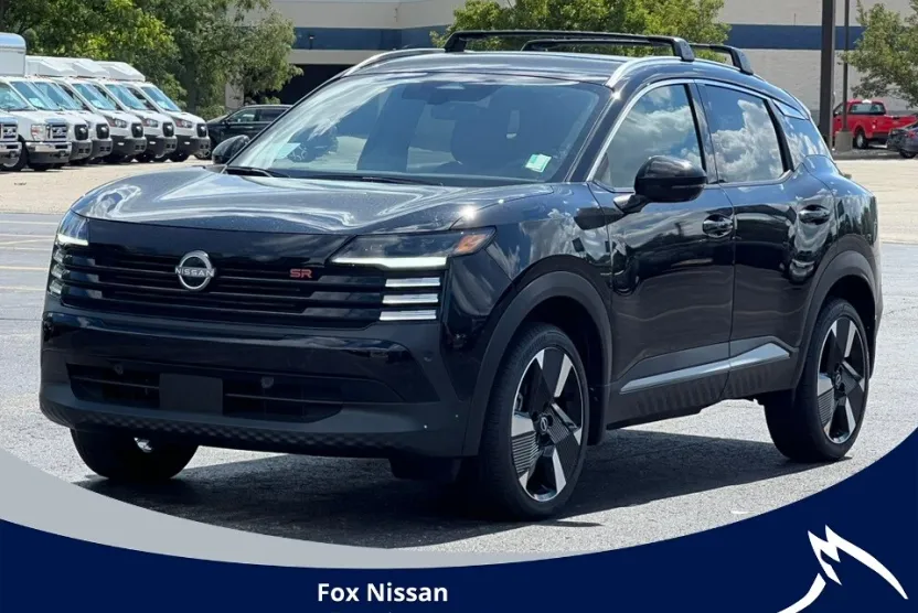 2025 Nissan Kicks SR photo 1