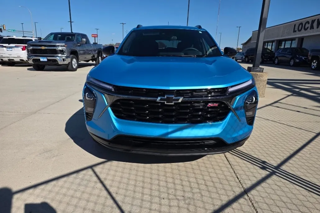 2025 Chevrolet Trax photo 1