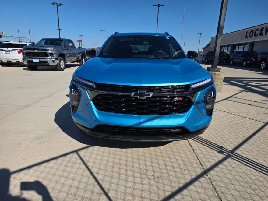 2025 Chevrolet Trax photo 1