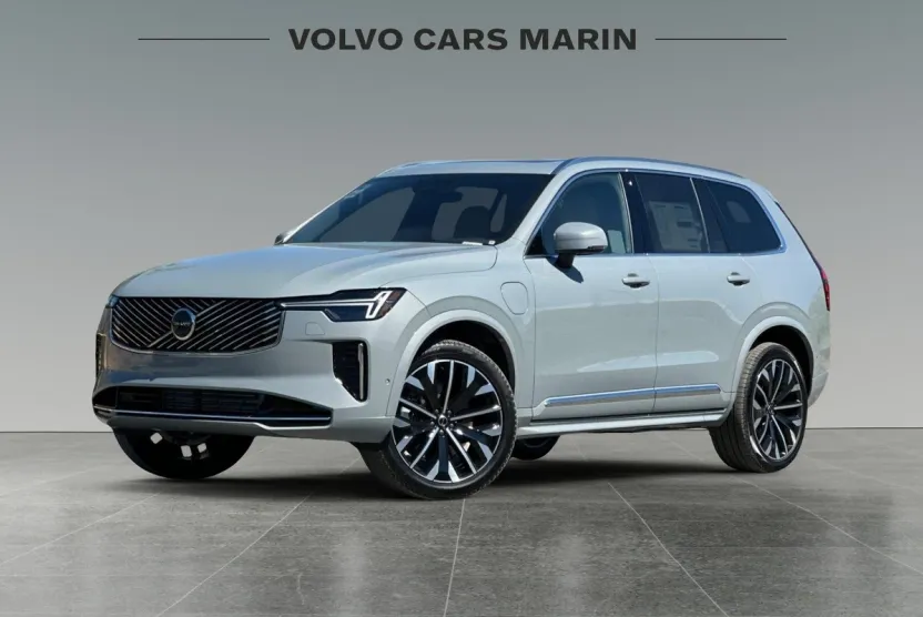 2026 Volvo XC90 T8 Plus photo 1