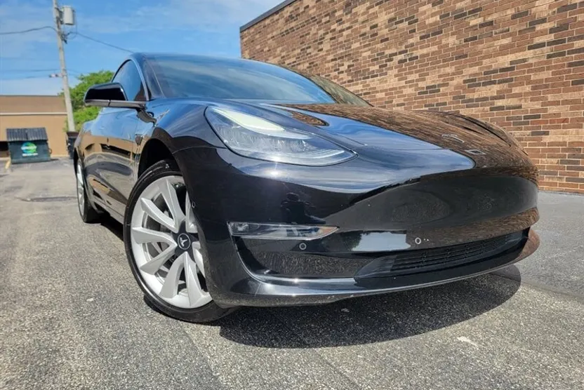 2020 Tesla Model 3 Standard Range Plus photo 1