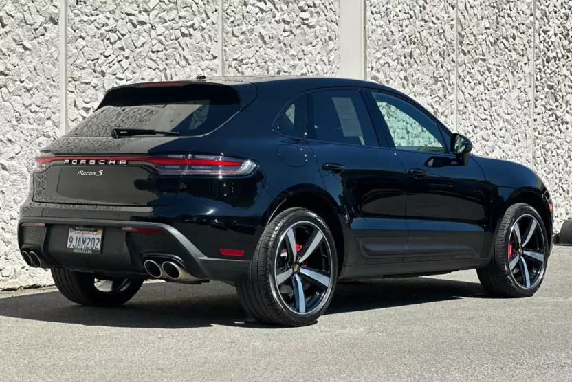 2023 Porsche Macan S photo 1