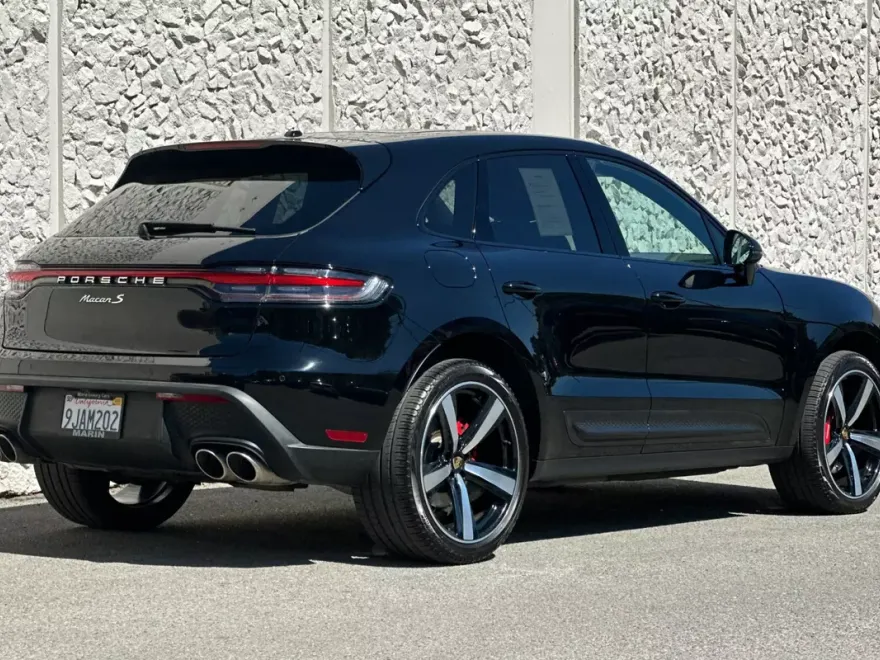 2023 Porsche Macan S photo 1