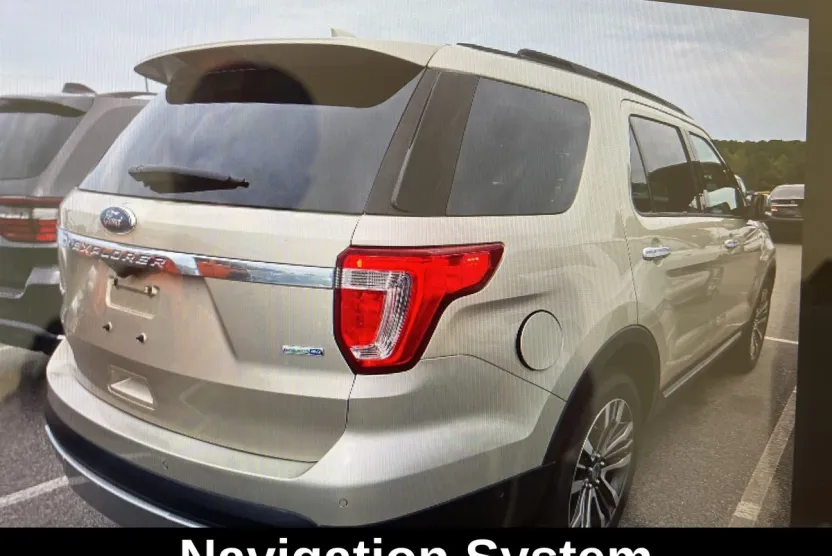 2017 Ford Explorer Platinum photo 1