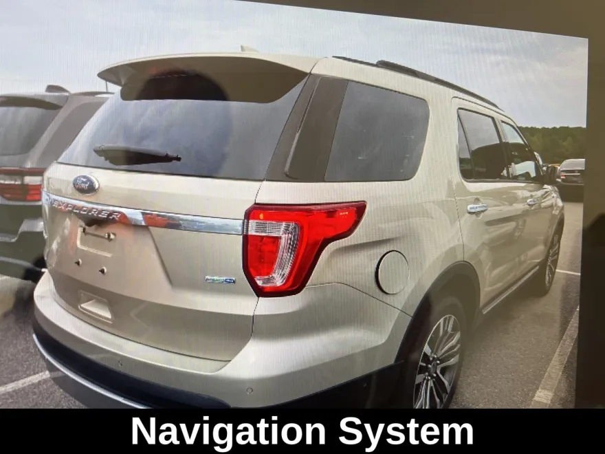 2017 Ford Explorer Platinum photo 1