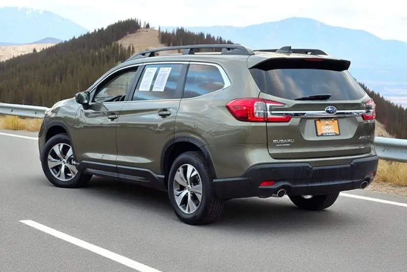 2024 Subaru Ascent Premium photo 1