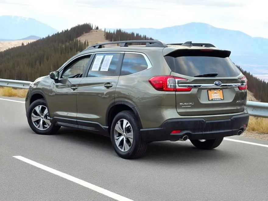 2024 Subaru Ascent Premium photo 1