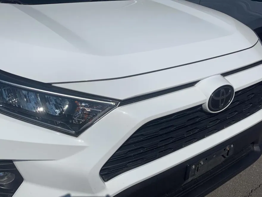 2020 Toyota RAV4 XLE Premium photo 1