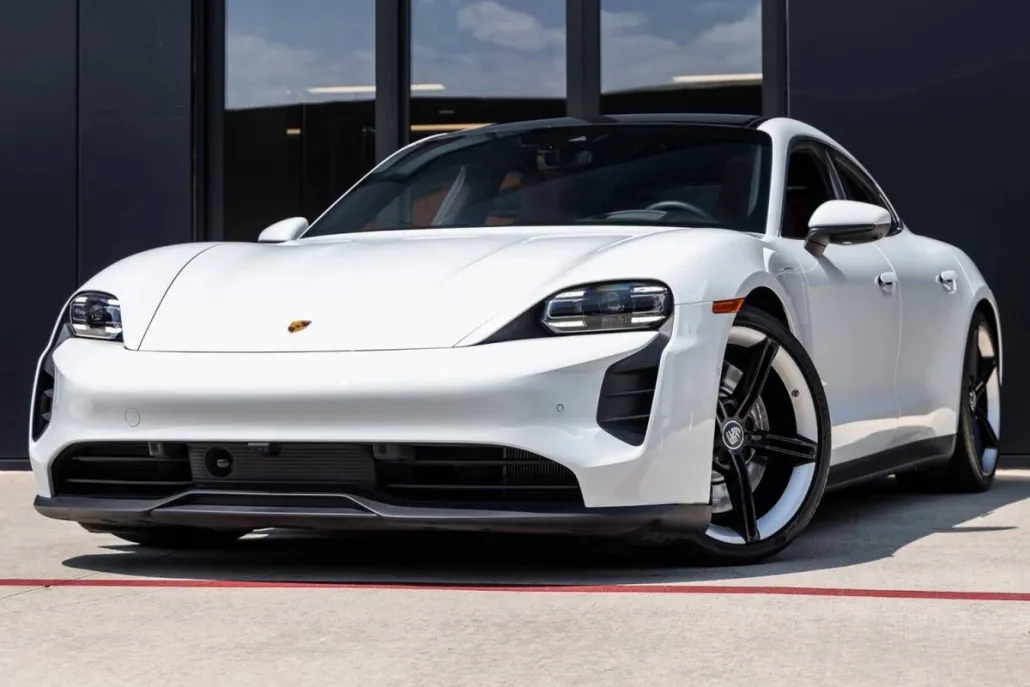 2023 Porsche Taycan 4S photo 1