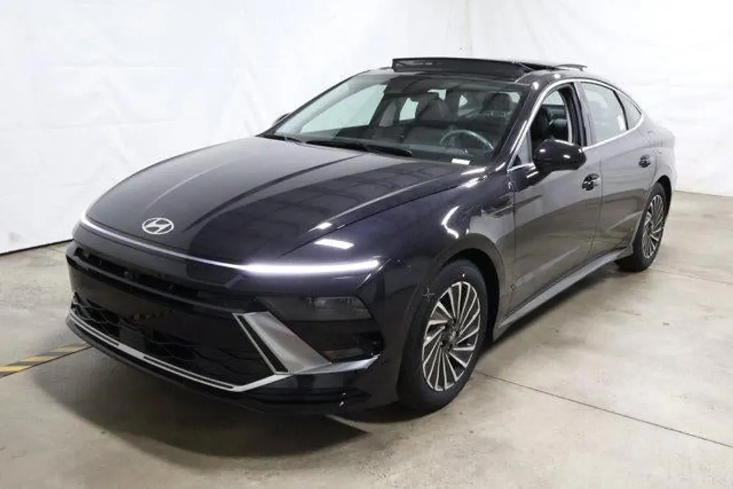 2025 Hyundai Sonata Hybrid Limited photo 1