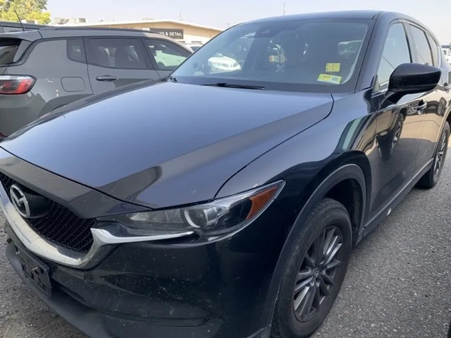2017 Mazda CX-5 Touring photo 1