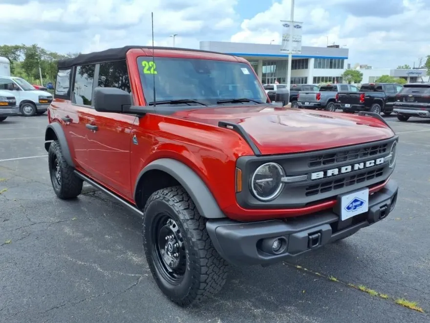 2022 Ford Bronco Base photo 1