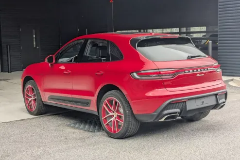 2025 Porsche Macan S photo 3