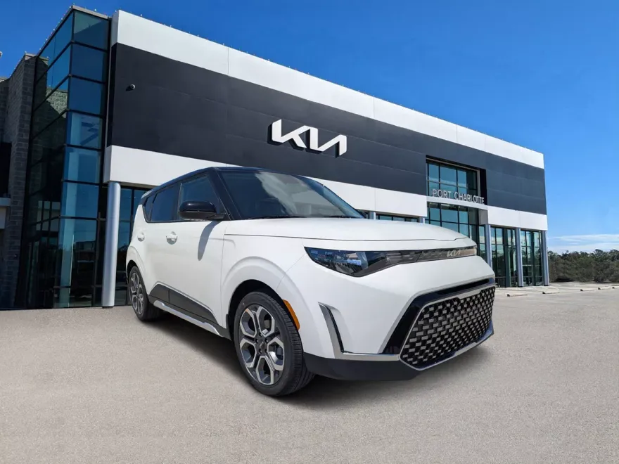 2025 Kia Soul EX photo 1