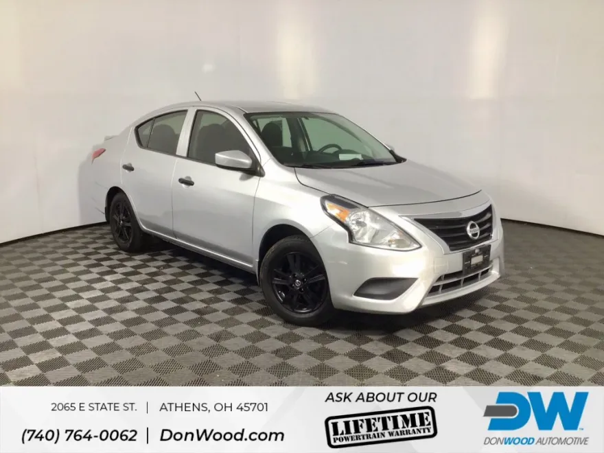 2019 Nissan Versa 1.6 S photo 1