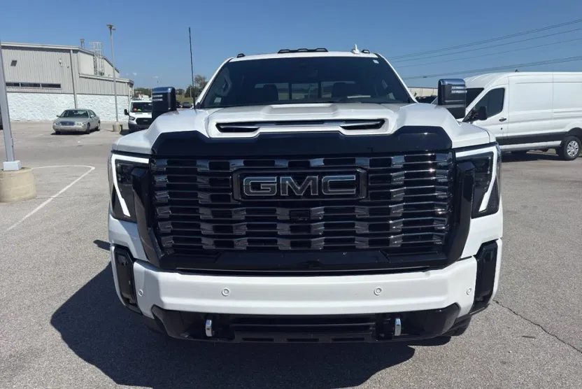 2025 Gmc Sierra HD Denali Ultimate photo 1