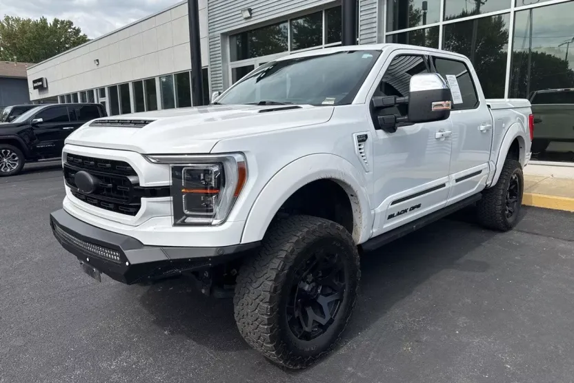 2023 Ford F-150 Lariat photo 1