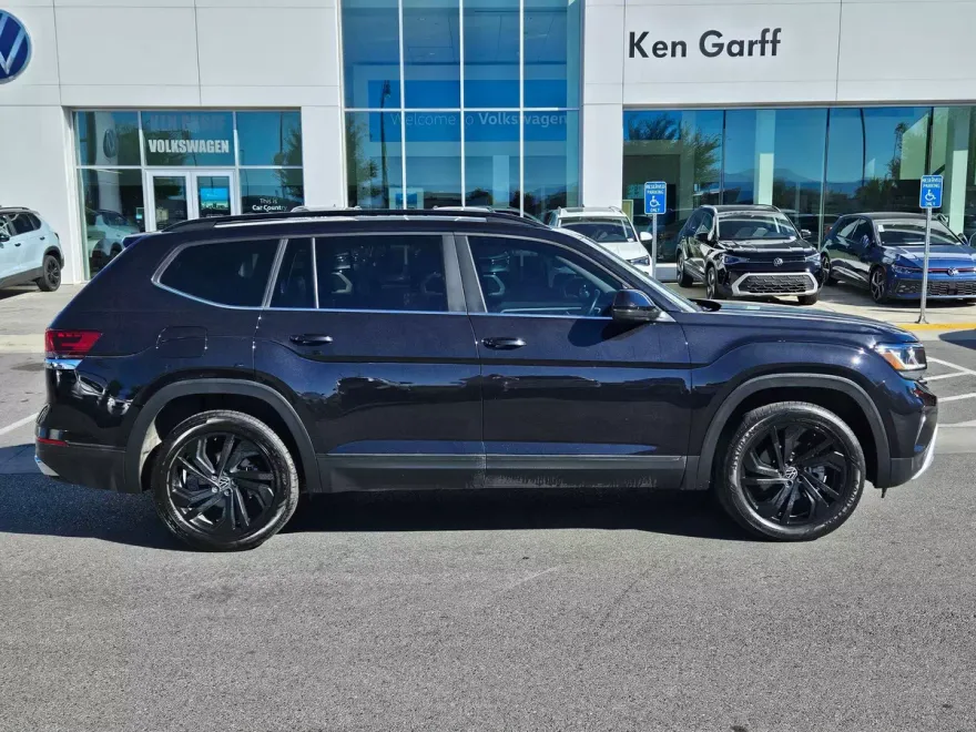 2022 Volkswagen Atlas V6 SE Technology photo 1