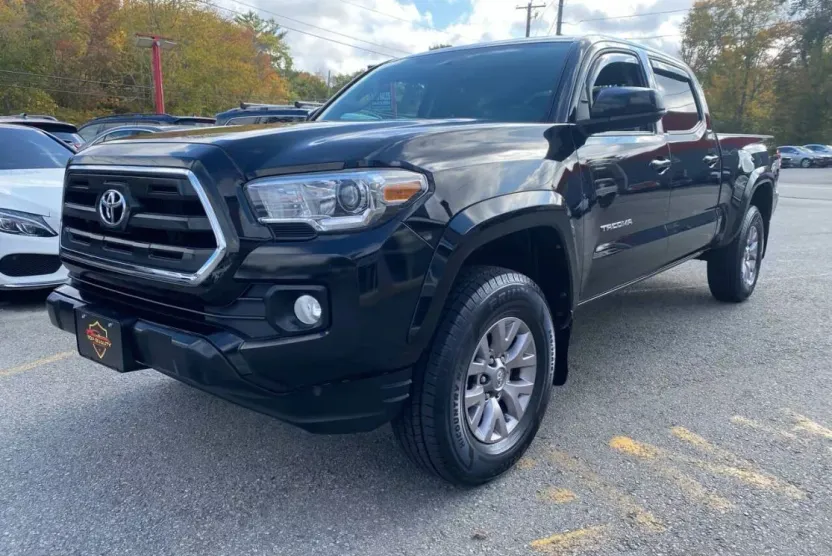 2016 Toyota Tacoma SR5 TRD Sport photo 1