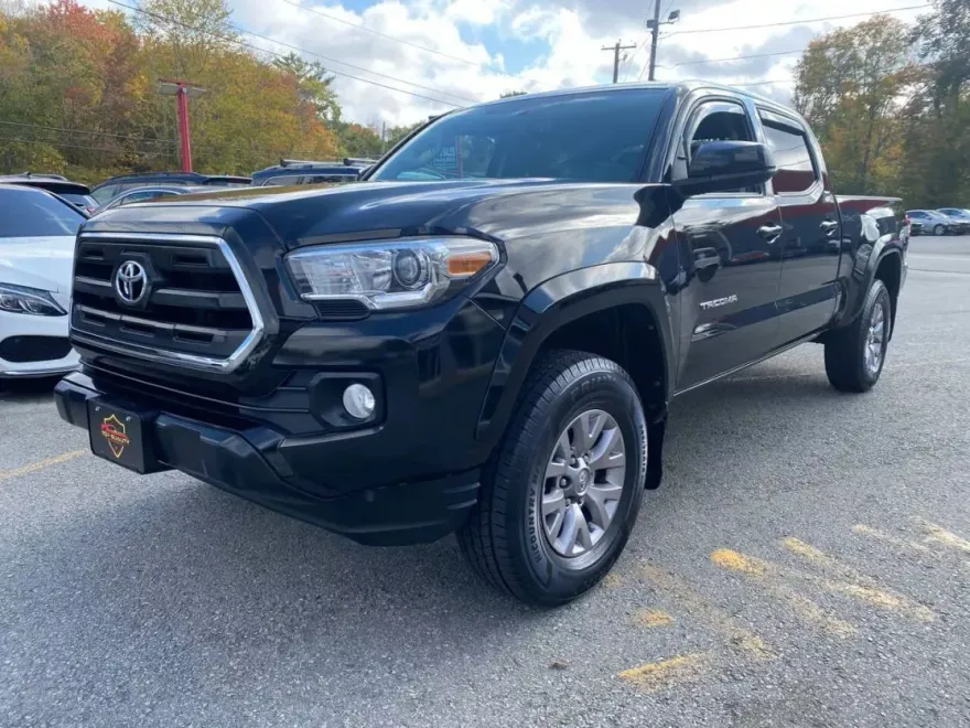2016 Toyota Tacoma SR5 TRD Sport photo 1