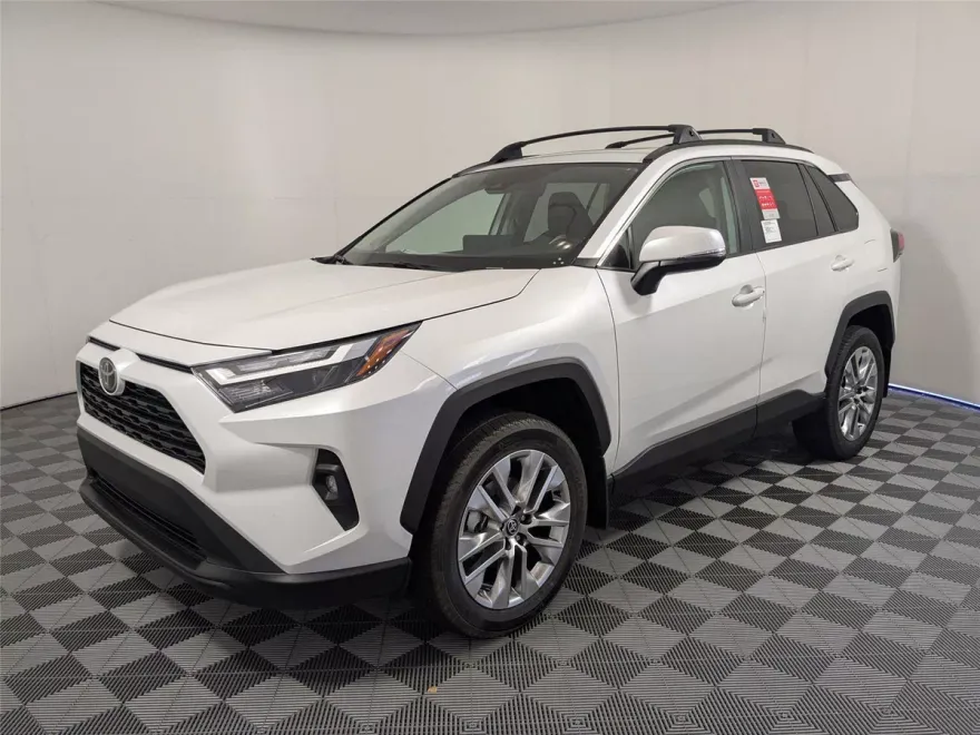 2025 Toyota RAV4 XLE Premium photo 1