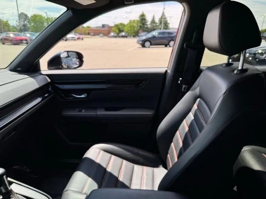 2023 Honda CR-V Hybrid Sport Touring photo 1