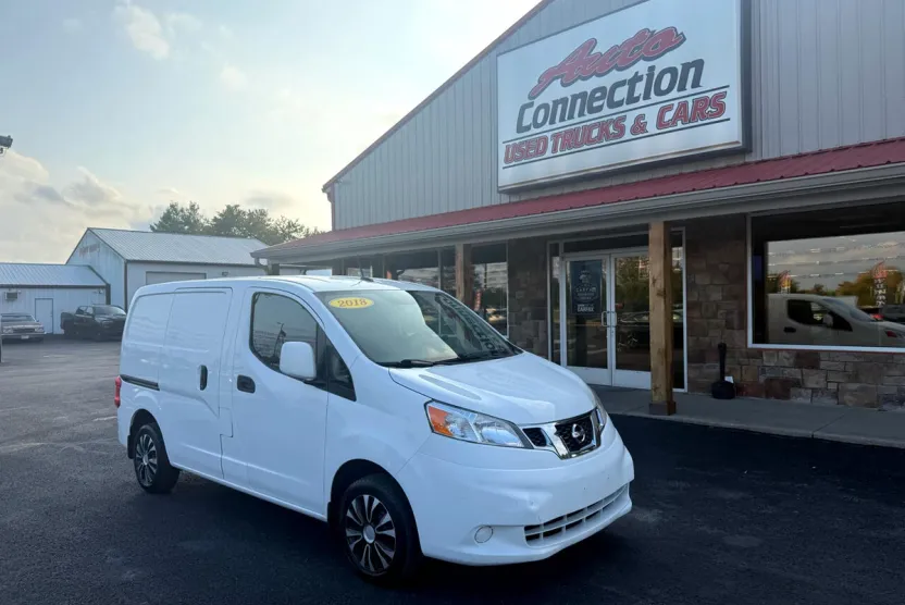 2018 Nissan NV200 SV photo 1