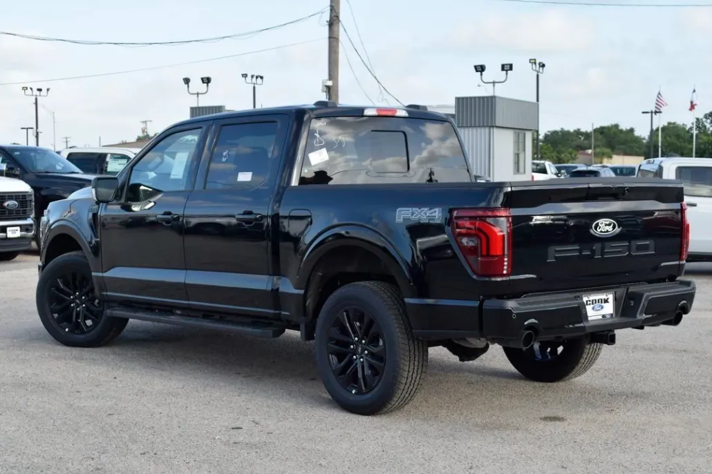2025 Ford F-150 Lariat photo 1