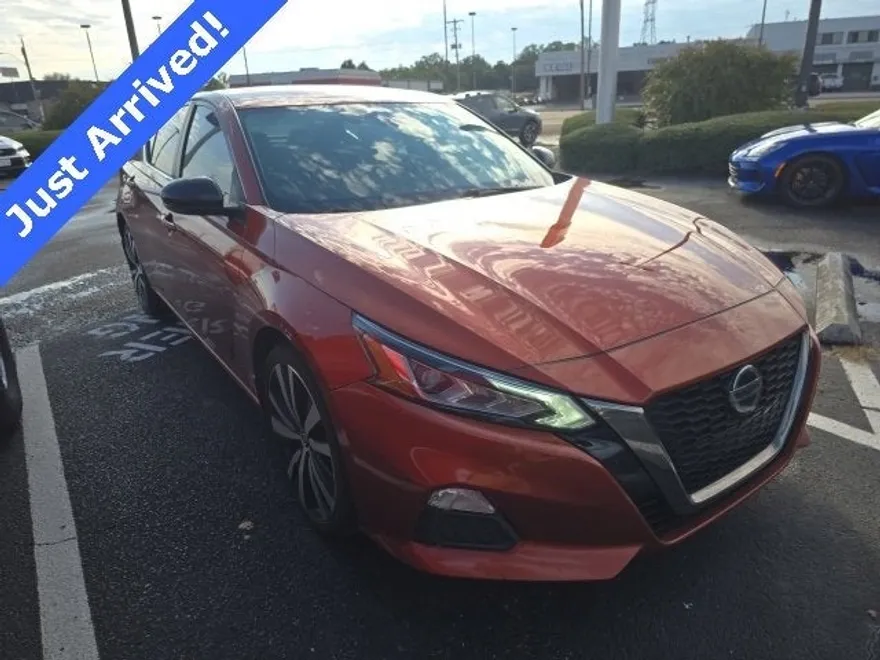 2021 Nissan Altima 2.5 SR photo 1