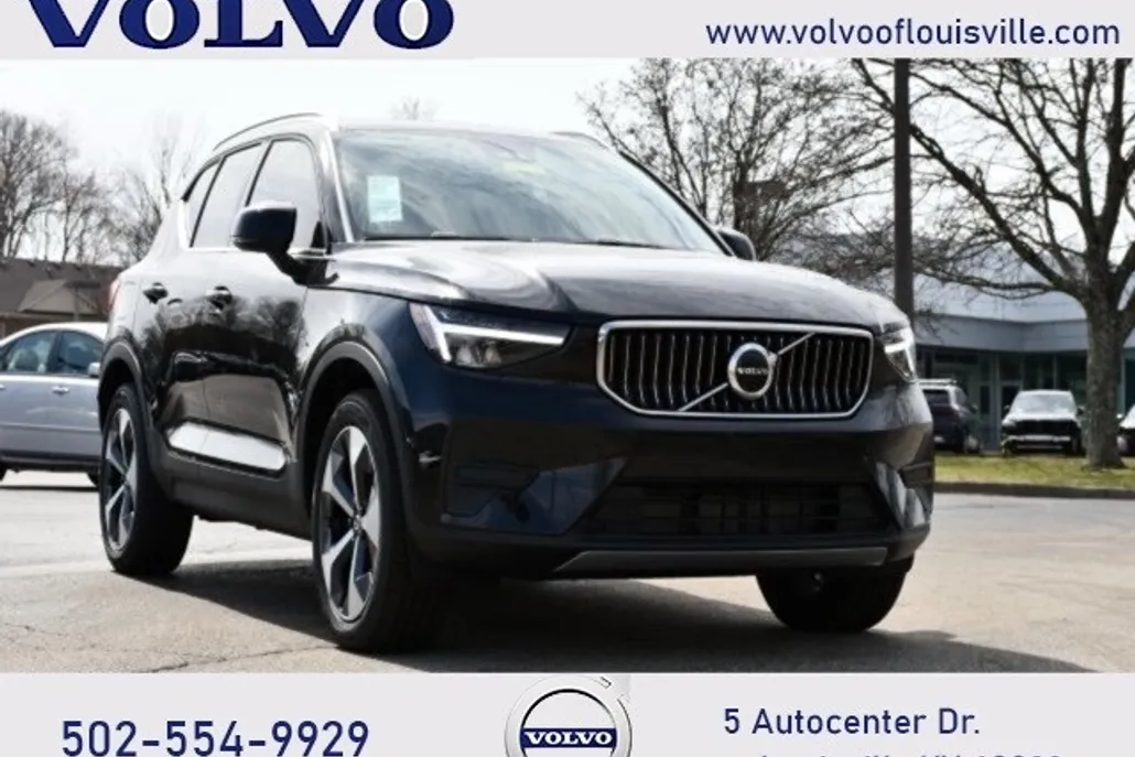 2025 Volvo XC40 Core photo 1