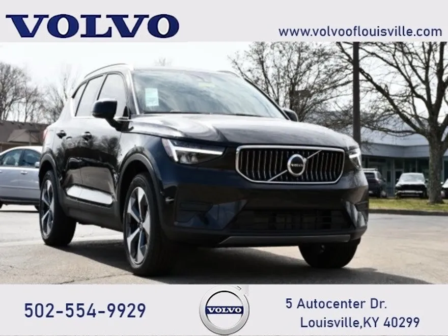 2025 Volvo XC40 Core photo 1