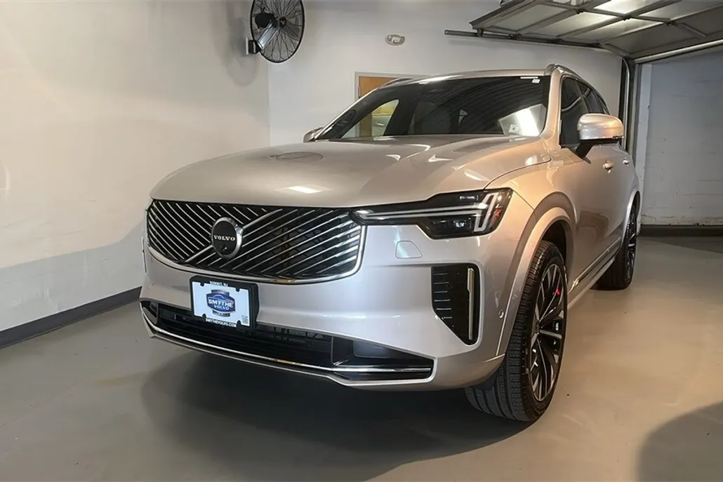 2026 Volvo XC90 Plus photo 1