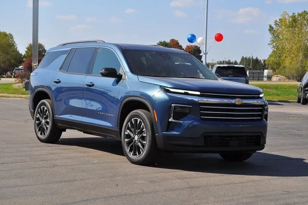 2026 Chevrolet Traverse photo 1