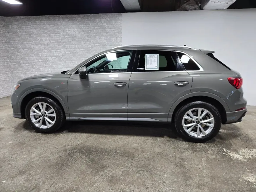 2024 Audi Q3 S line Premium photo 1