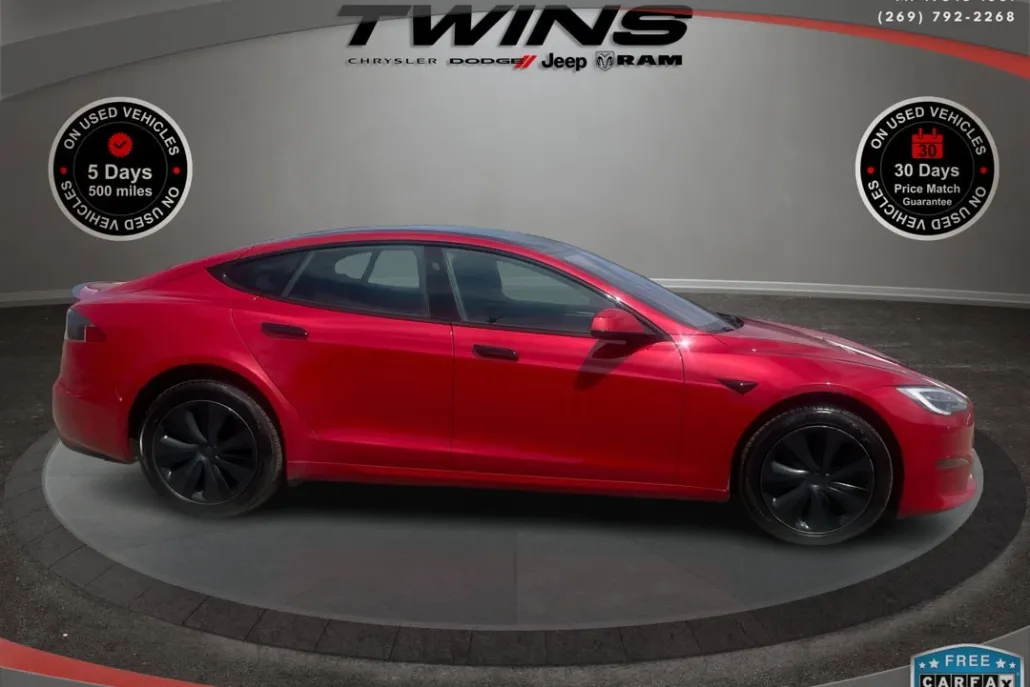 2022 Tesla Model S Plaid AWD photo 1