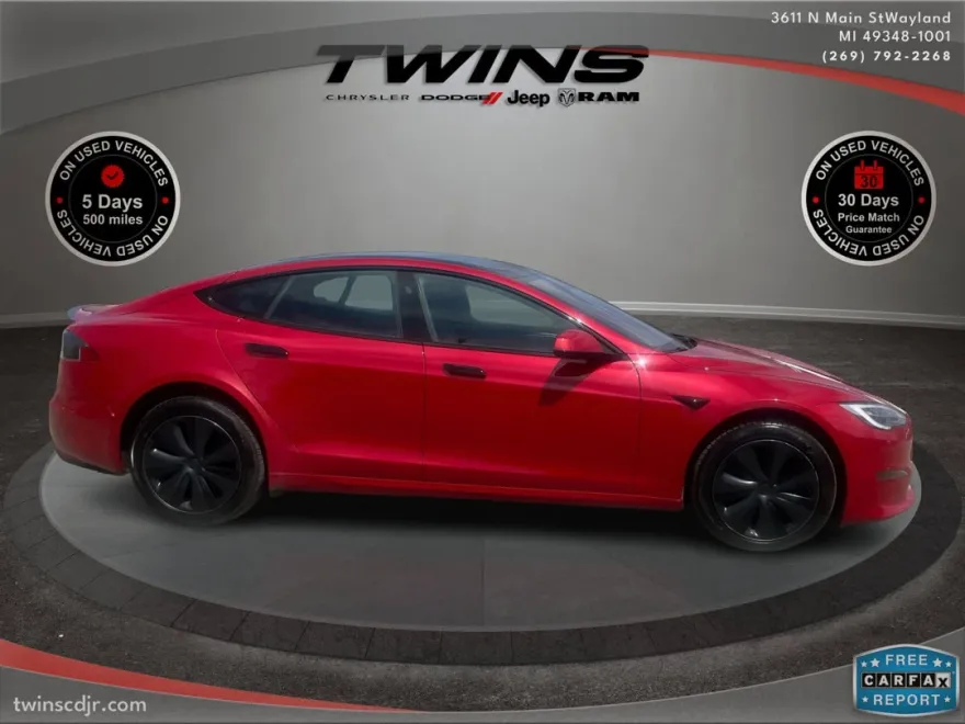 2022 Tesla Model S Plaid AWD photo 1