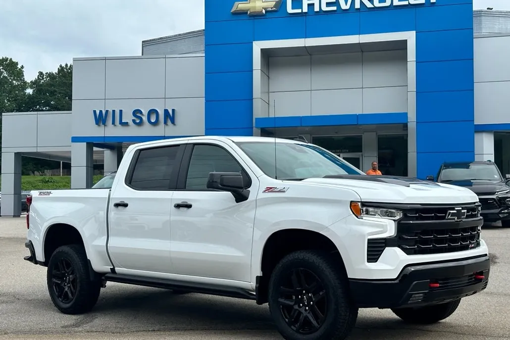 2025 Chevrolet Silverado 1500 LT Trail Boss photo 1