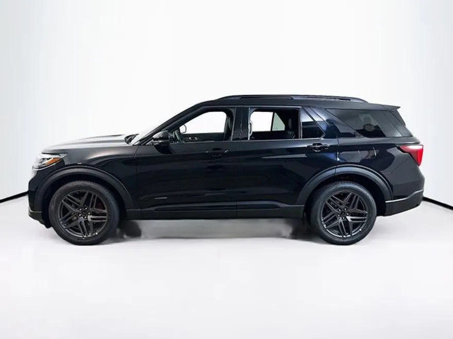 2025 Ford Explorer ST photo 1