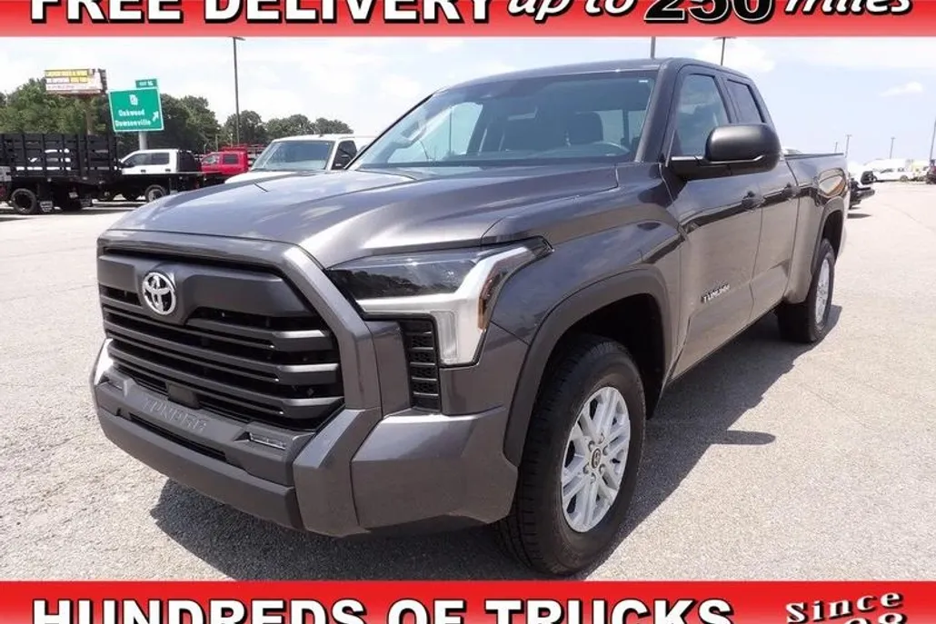 2023 Toyota Tundra SR5 photo 1