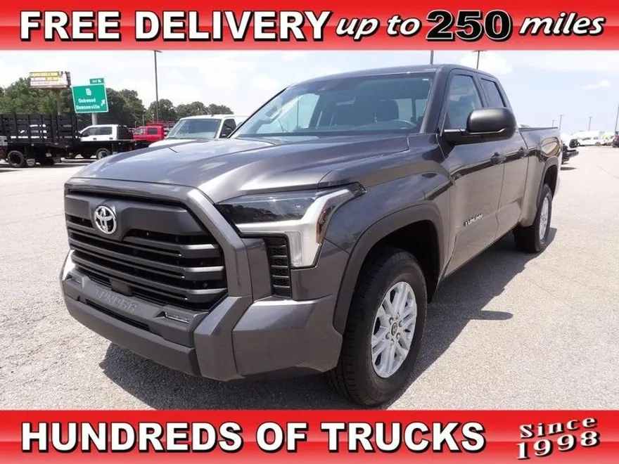 2023 Toyota Tundra SR5 photo 1