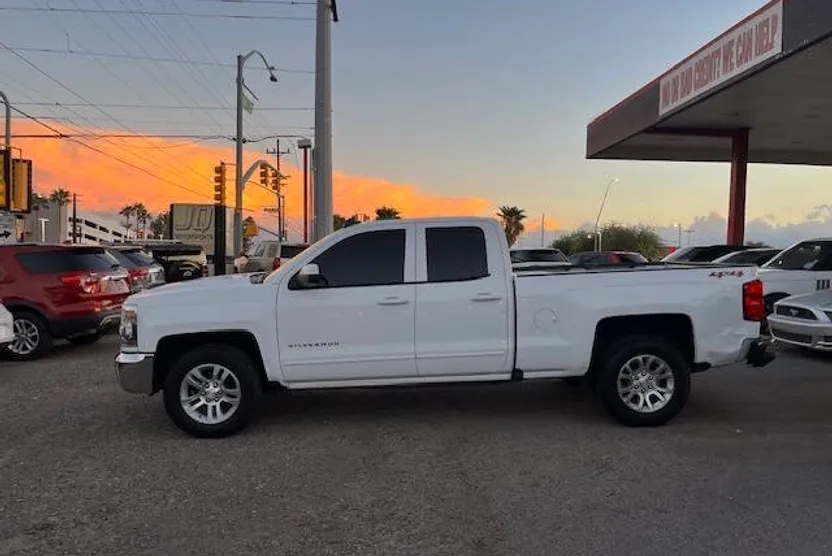 2019 Chevrolet Silverado 1500 LT photo 1