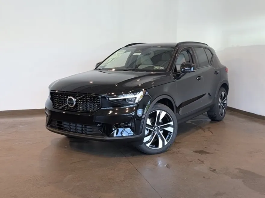 2026 Volvo XC40 photo 1