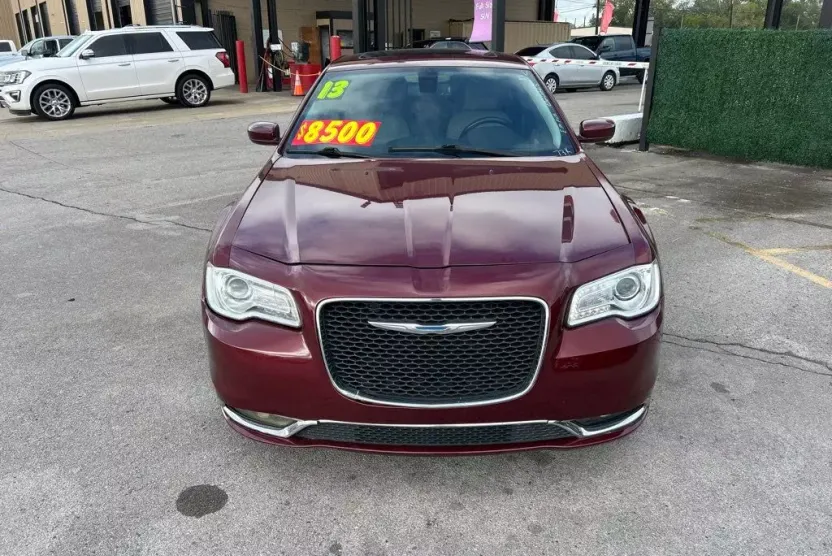 2013 Chrysler 300 Base photo 1