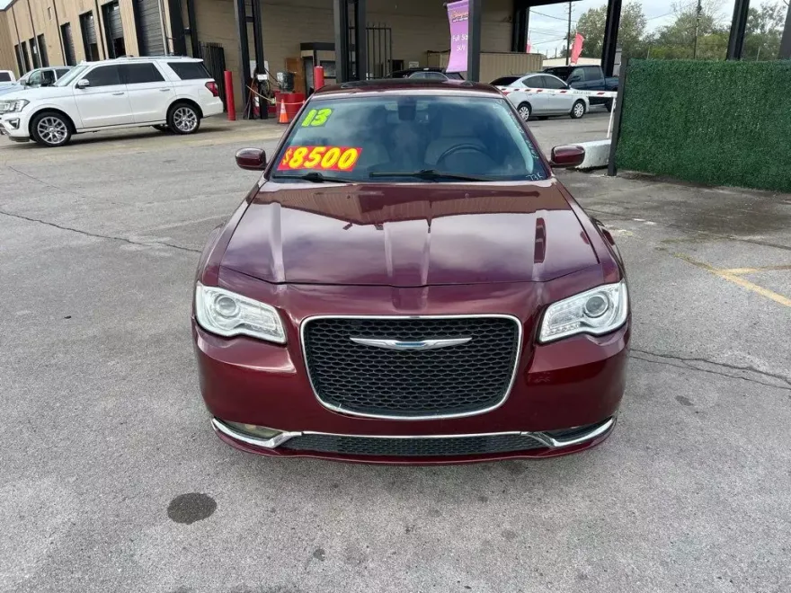 2013 Chrysler 300 Base photo 1