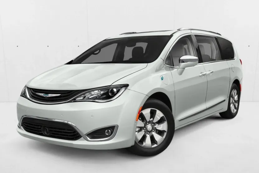 2019 Chrysler Pacifica Hybrid Touring L photo 1