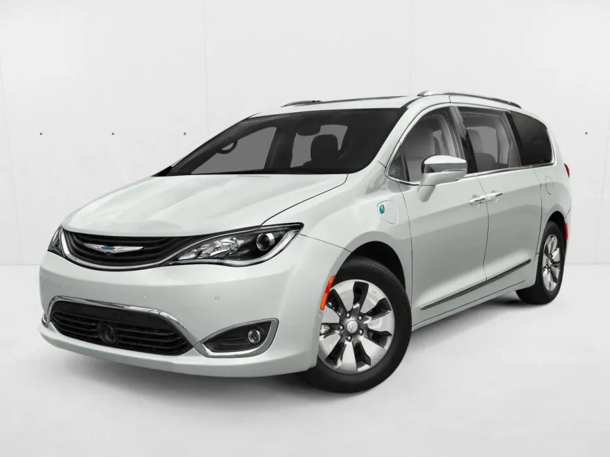 2019 Chrysler Pacifica Hybrid Touring L photo 1